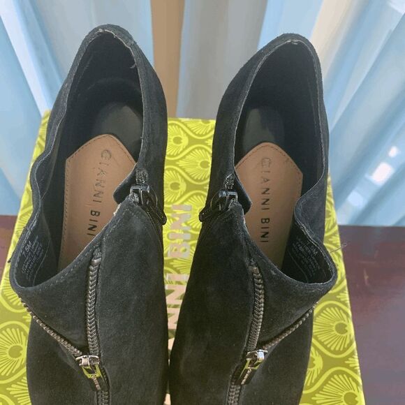 Gianni Bini Cadince Women's Suede Peep Toe Heel Shoes Black Size 7.5M - Picture 7 of 12